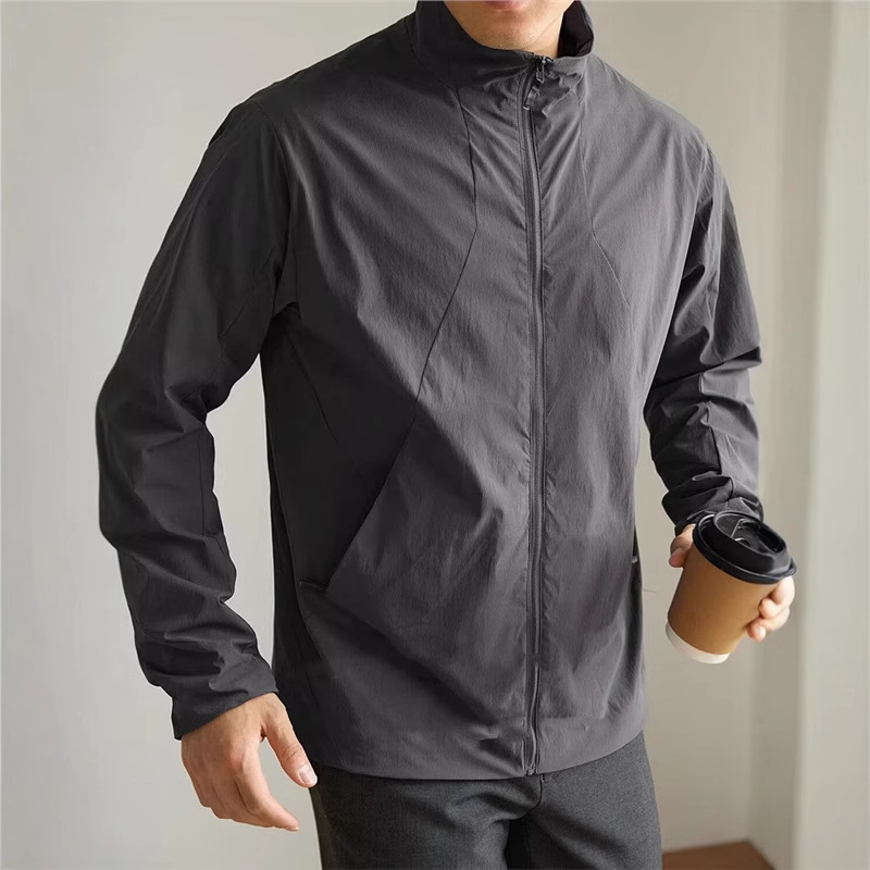 سترات رجالي للمغامرة جاهزة لخر - مراجعة Outdoor Adventure Windbreaker وسعره